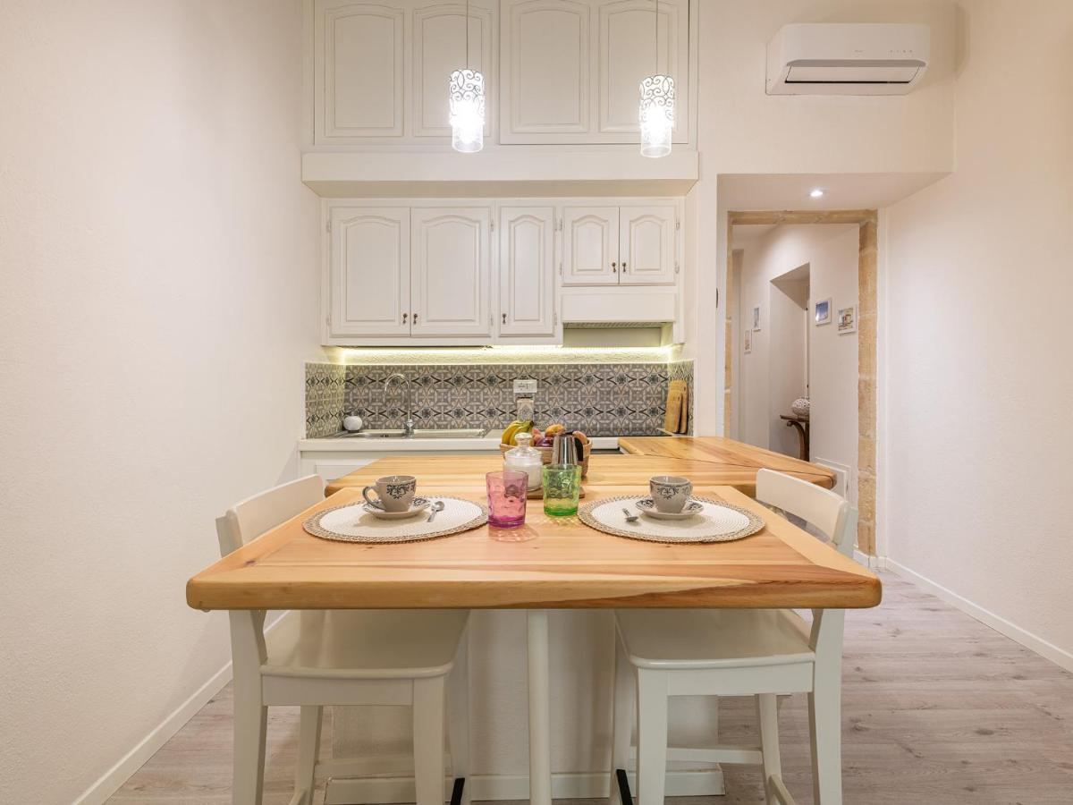Marco'S Stylish Home In The Heart Of カリアリ エクステリア 写真